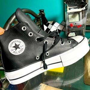 Converse sneakers black and white..